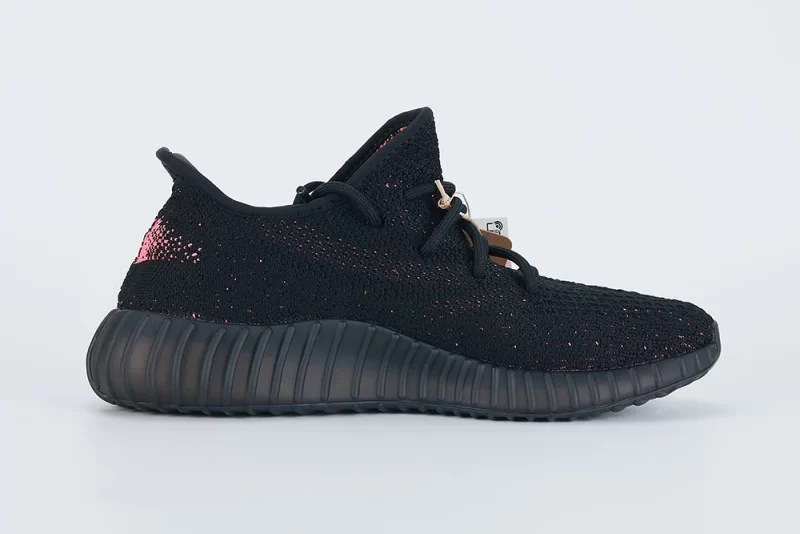 Yeezy Boost 350 V2 Core Black Red (2016/2022)