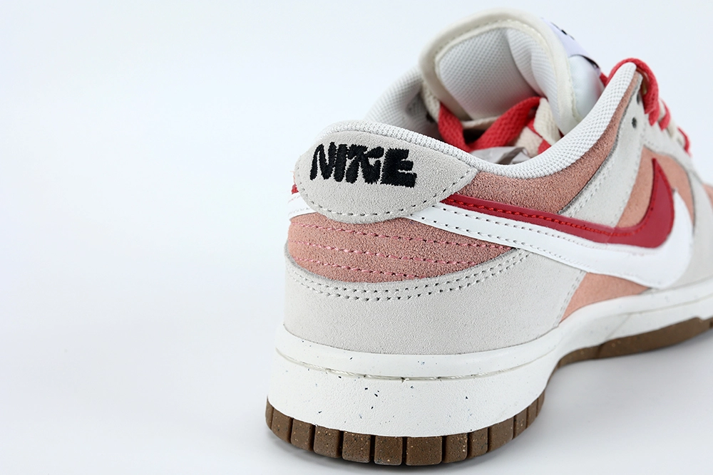 Wmns Dunk Low SE '85' Bunny Cookies