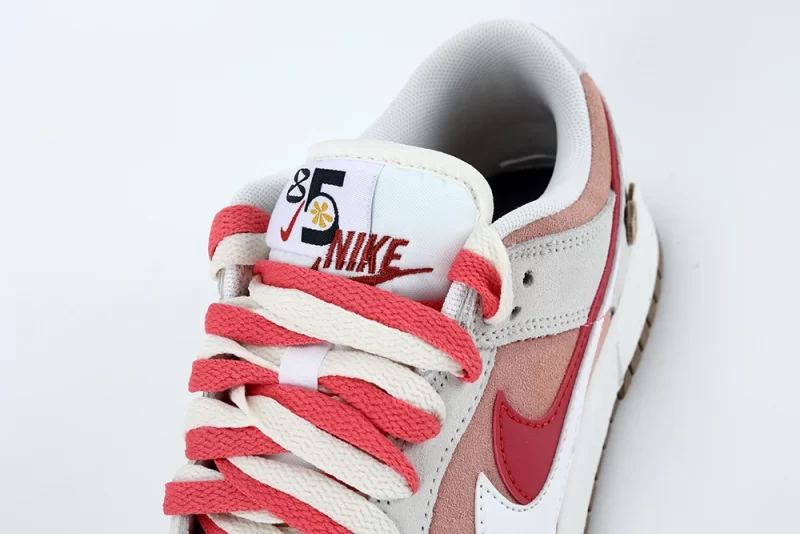 Wmns Dunk Low SE '85' Bunny Cookies