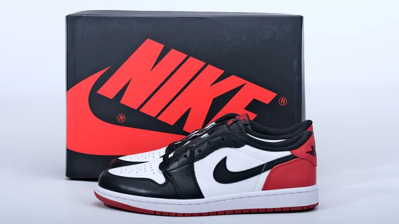 Air Jordan 1 Retro Low OG 'Black Toe' 2023 replica