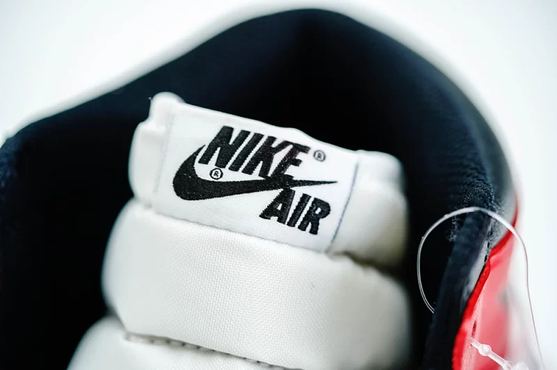 Air Jordan 1 Retro High OG ‘Black Toe’ Reps