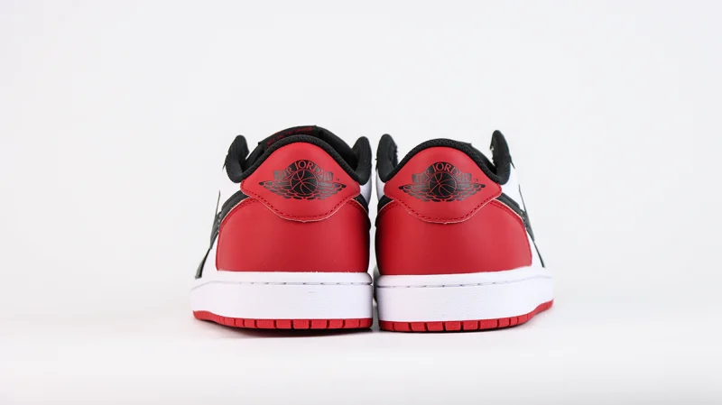 Air Jordan 1 Retro Low OG 'Black Toe' Reps