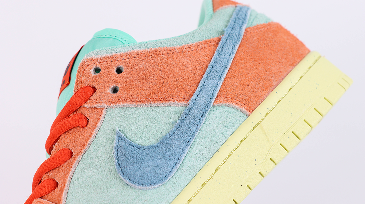 Dunk Low SB 'Orange Emerald Rise' Reps