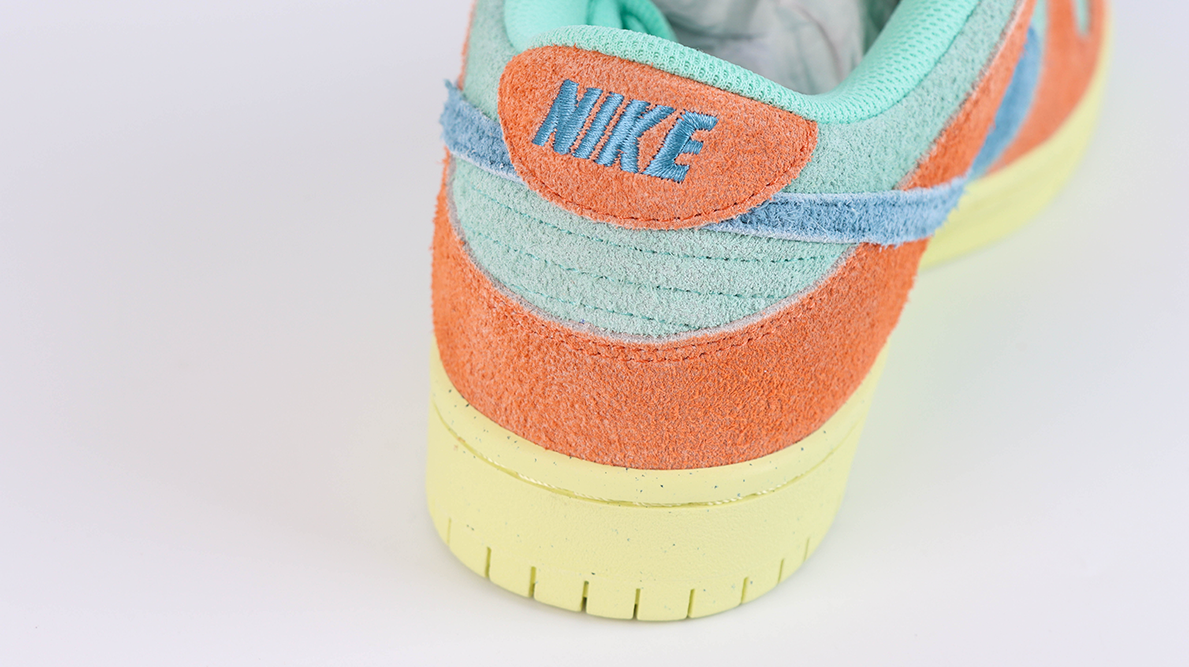 Dunk Low SB 'Orange Emerald Rise' Reps