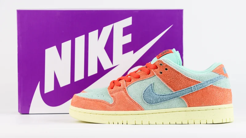 Dunk Low SB 'Orange Emerald Rise' Reps