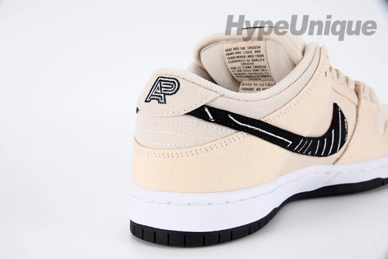 Dunk Low Albino & Preto1