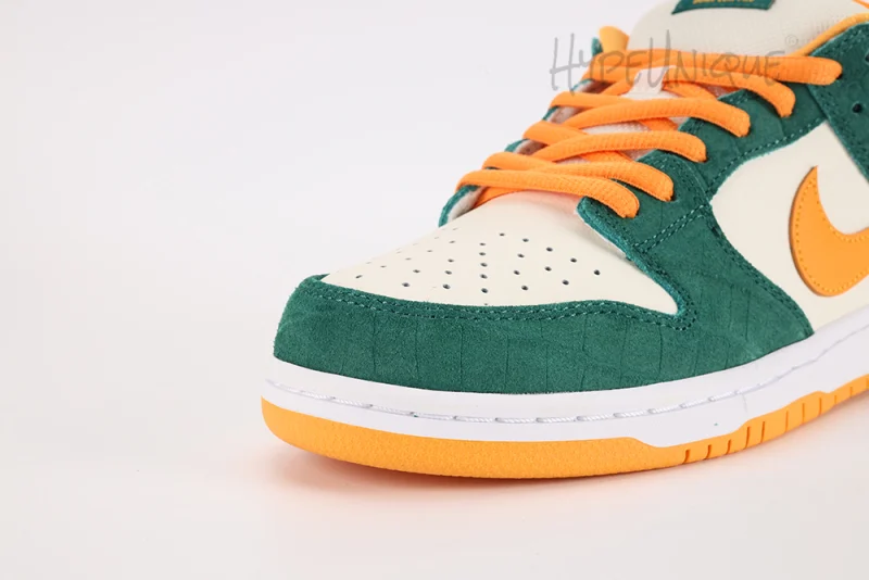 Dunk Low Pro Legion Pine Kumquat