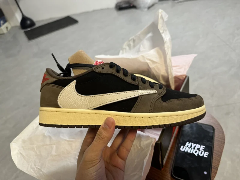 Jordan 1 Retro Low OG SP Travis Scott Mocha