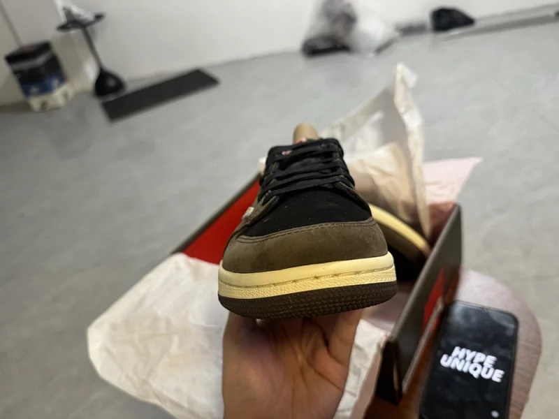 Jordan 1 Retro Low OG SP Travis Scott Mocha