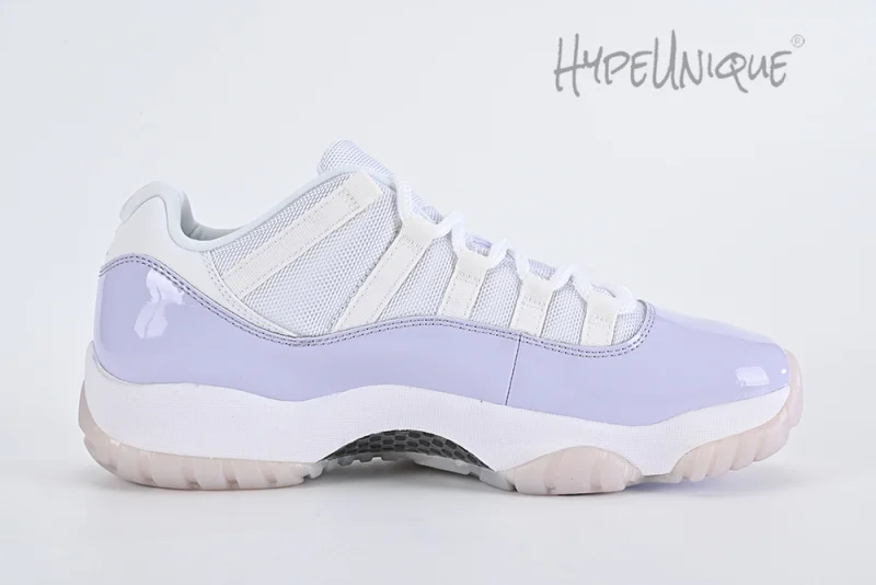 Wmns Air Jordan 11 Retro Low 'Pure Violet'