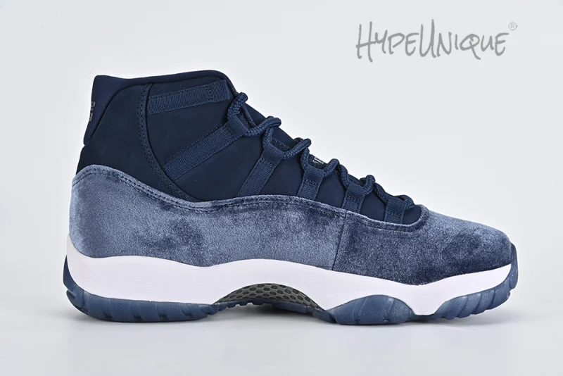 Wmns Air Jordan 11 Retro 'Midnight Navy Velvet'10