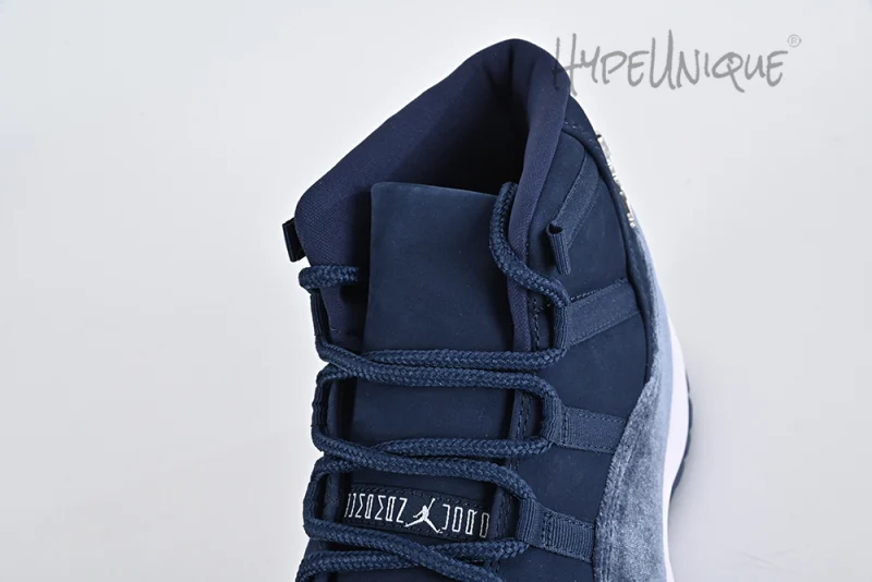 Wmns Air Jordan 11 Retro 'Midnight Navy Velvet'10