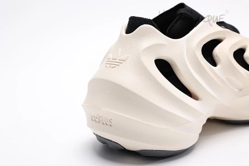 adiFOM Q Wonder White Core Black