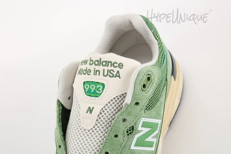 NEW BALANCE 'MADE IN USA' 993 - CHIVE