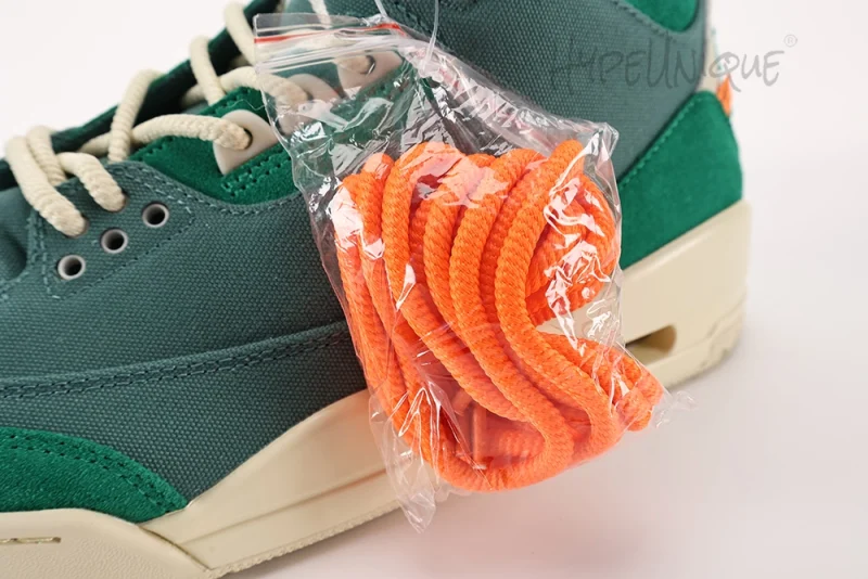 Orange extra laces