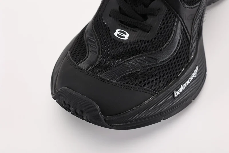 the shoe toe cap (black)