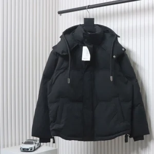 Ami Heart-Shaped Down Jacket