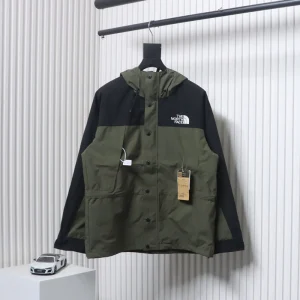 The North Face Logo Print Hooded Jacket