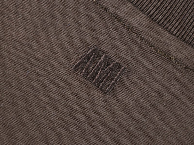 AMI Heart Logo Embroidery T-shirt