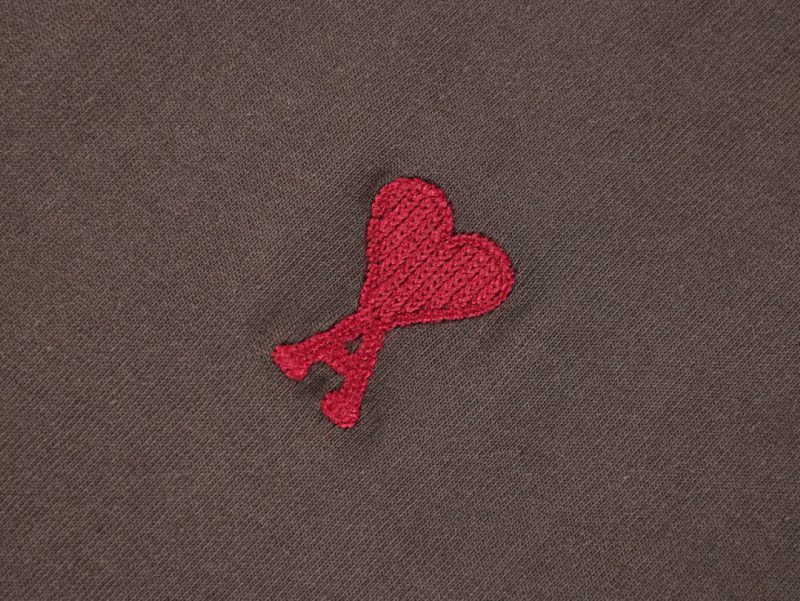 AMI Heart Logo Embroidery T-shirt