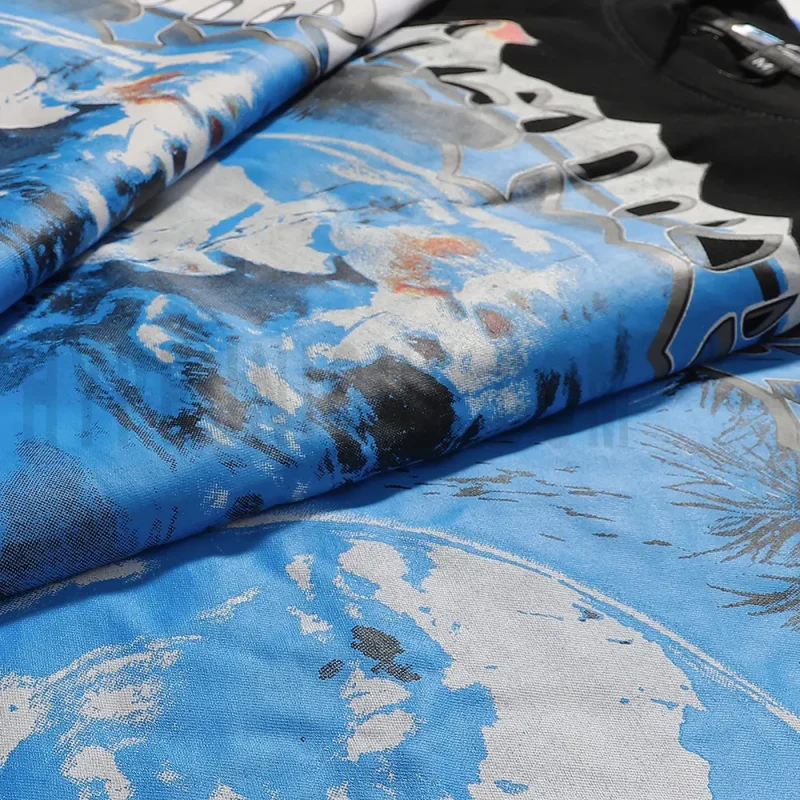 Head-turning graphic print with insane details