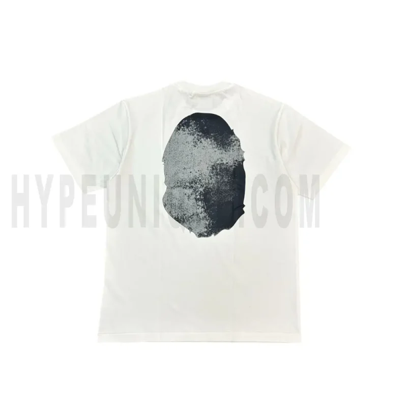 The back of the white clothes