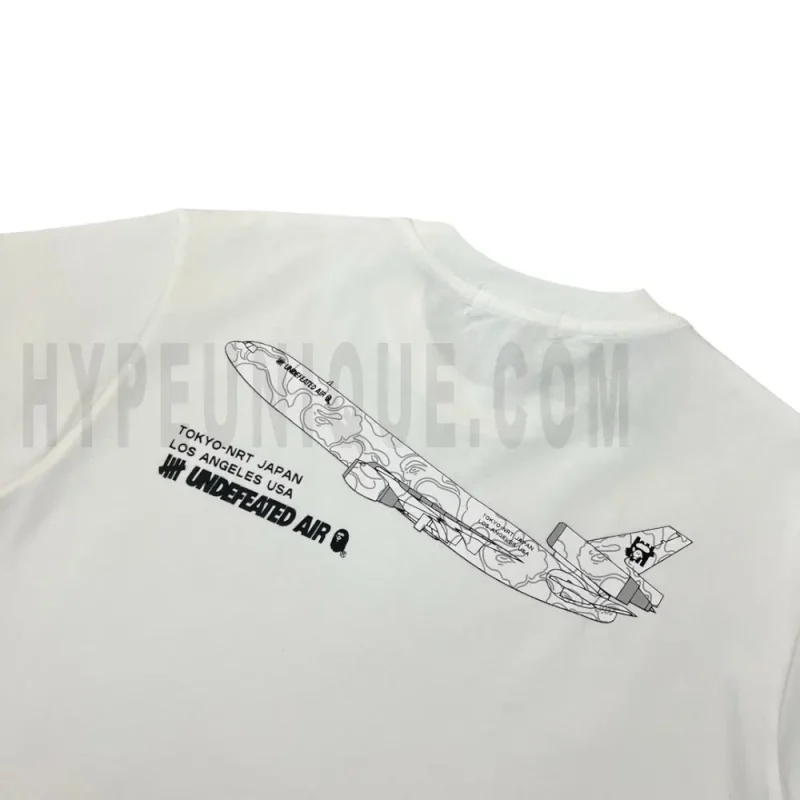 Close-up detail of the graphic artwork printed on the jersey's back panel