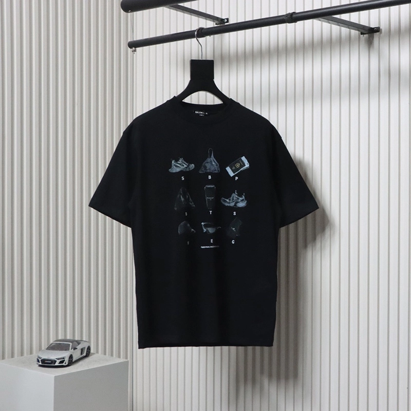 Classic Single Product Pattern Print T-Shirt