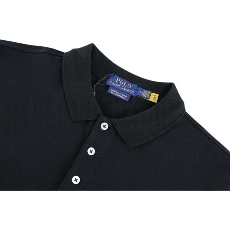 Round neckline
