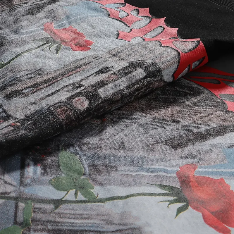 Head-turning graphic print with insane details