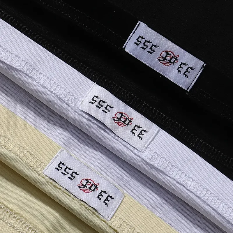 Minimalist label with premium embossing, balancing subtle branding and refined aesthetics.