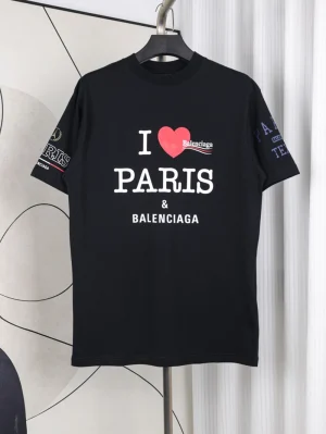 Heart Graffiti Logo Print T-Shirt