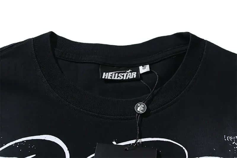 Simple and elegant wash tag with a premium texture.