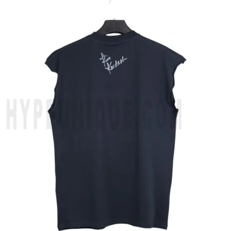The back of the black clothes