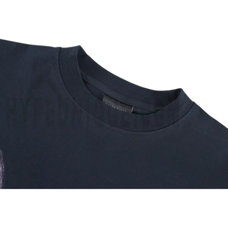 Round neckline