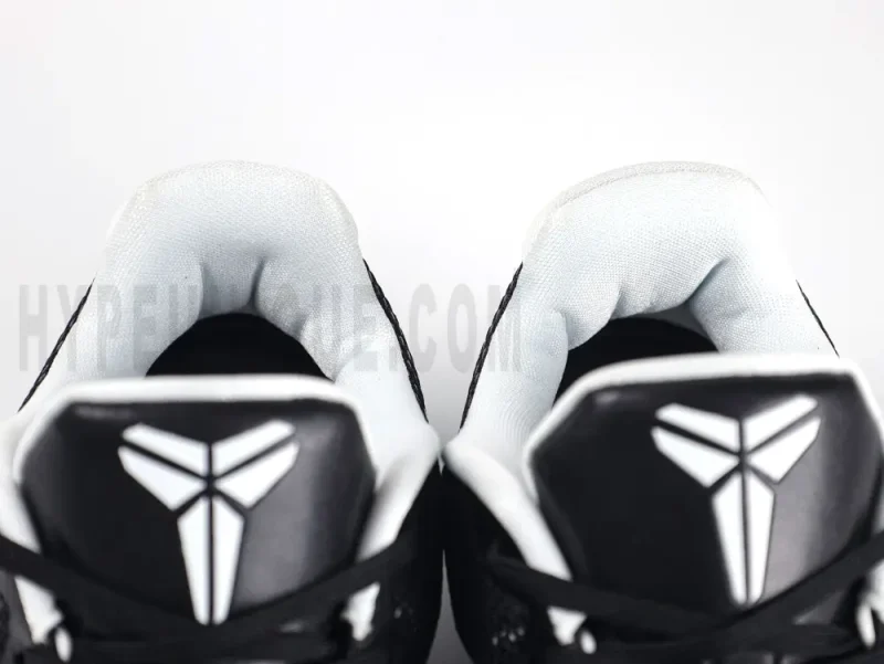 the kobe tongue and white collar