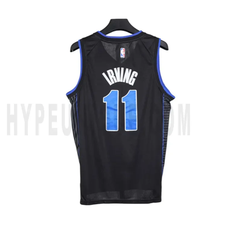 The back of the blue clothes