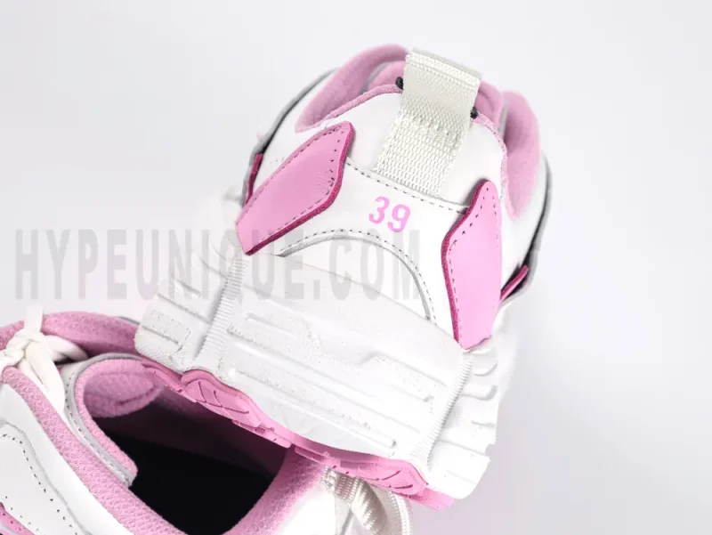 the size logo and heels