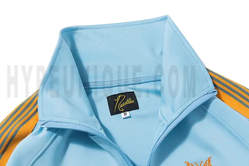 Close-up of the jacket’s neckline wash tag.