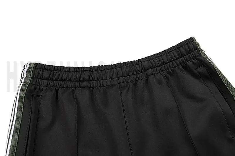 Back detail view of the black pants.