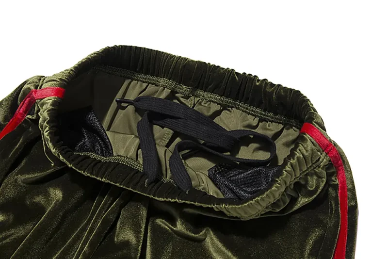 Elastic waistband for easy adjustment.