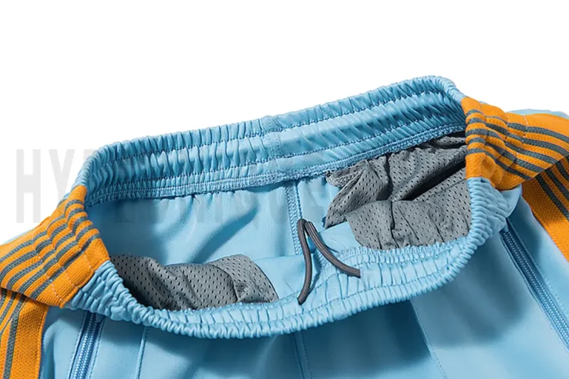 Elastic waistband for easy adjustment.