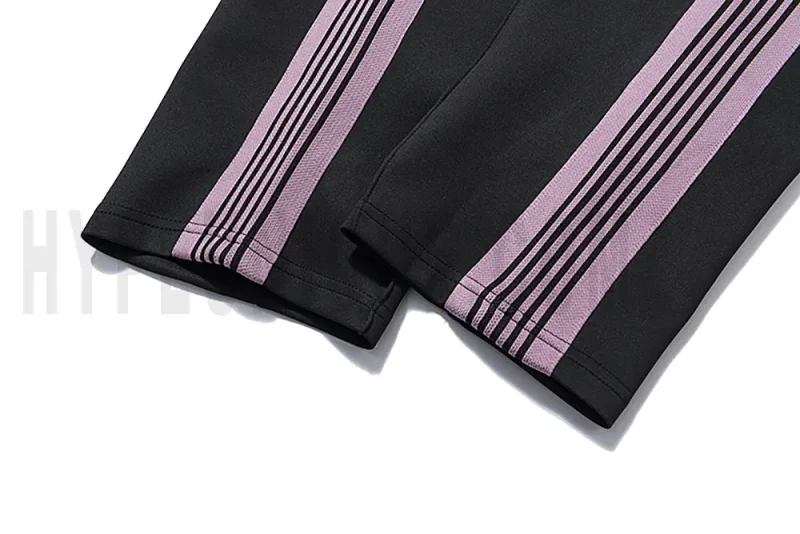 Hem slit seam detail.