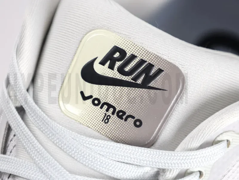 Brand logo on the tongue.