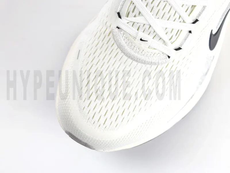 White toe cap
