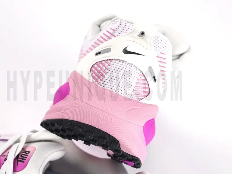 The pink heel of the Shoes