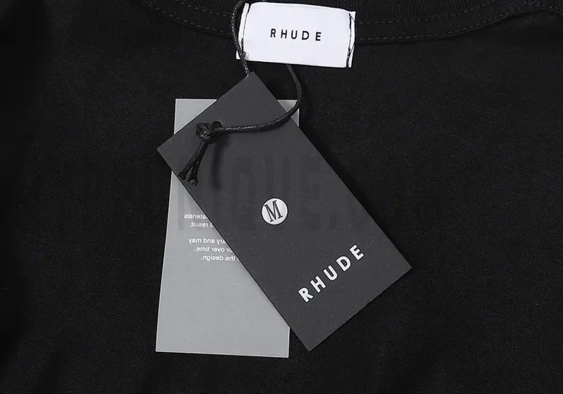 Sophisticated Yet Simple Label.
