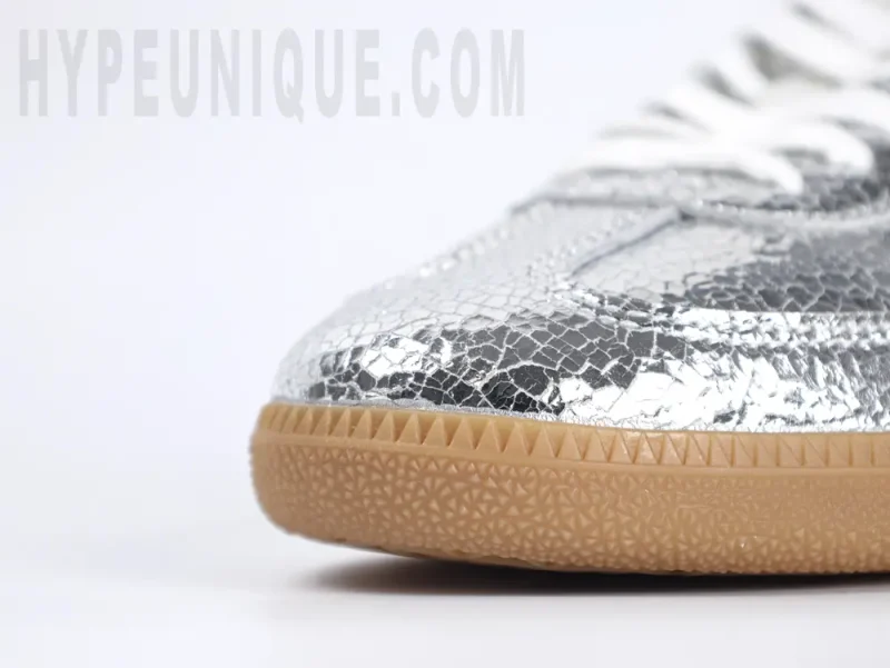 Silver fish scale toe cap