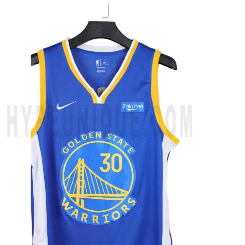 The front of the blue clothes