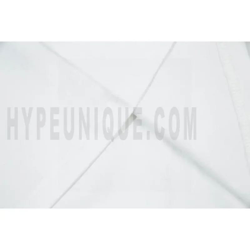 Expertly tailored from luxury anti-crease cotton fabric